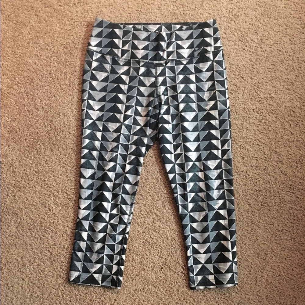Nike Dri-Fit women’s geometric cropped tights